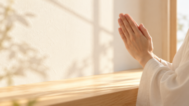 【神棚のお参り、二拝二拍手一拝の意味】毎日を整える、静かな所作